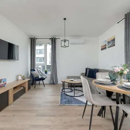 Z Klimatyzacja I Parkingiem By Renters Prestige